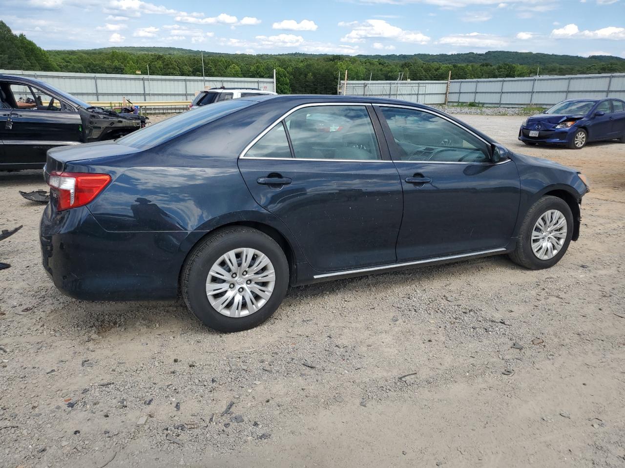 4T4BF1FK3ER370561 2014 Toyota Camry L