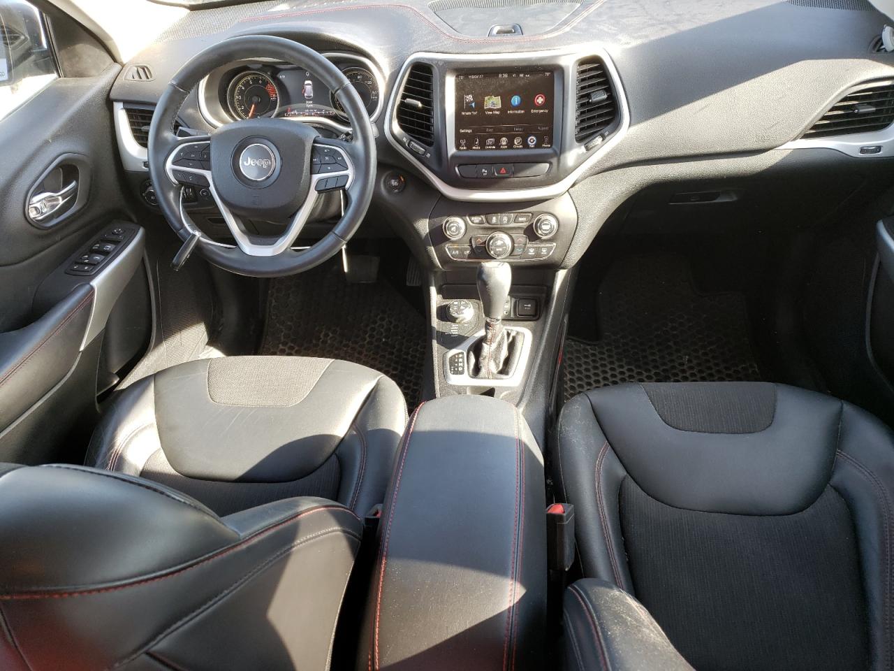 1C4PJMBX3JD585938 2018 Jeep Cherokee Trailhawk