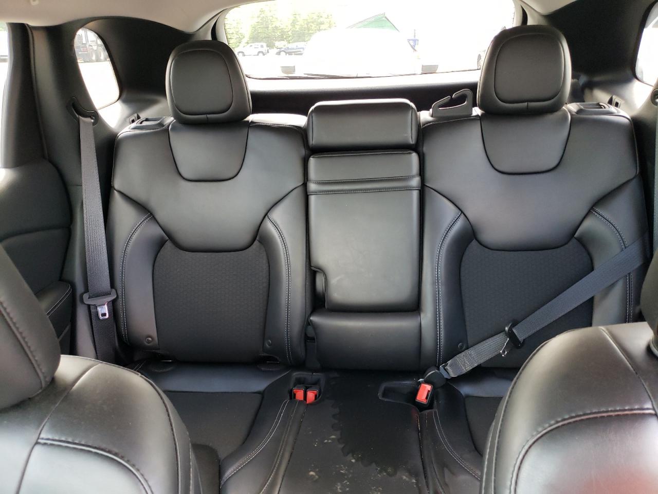 1C4PJMLB7KD255482 2019 Jeep Cherokee Latitude Plus