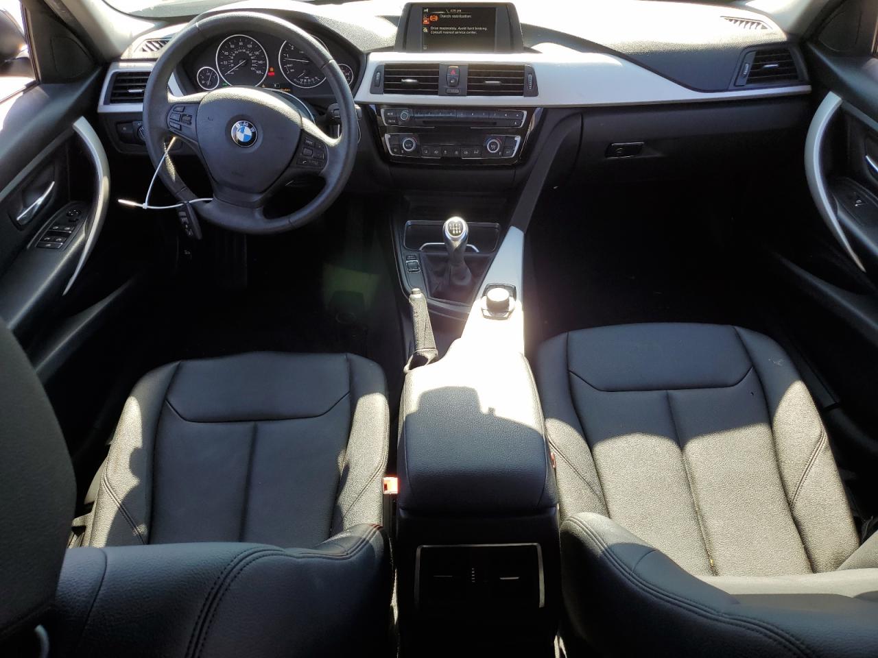 WBA8A9C53GK622549 2016 BMW 320 I