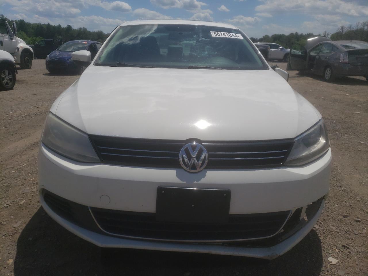 3VWDP7AJ0DM380664 2013 Volkswagen Jetta Se