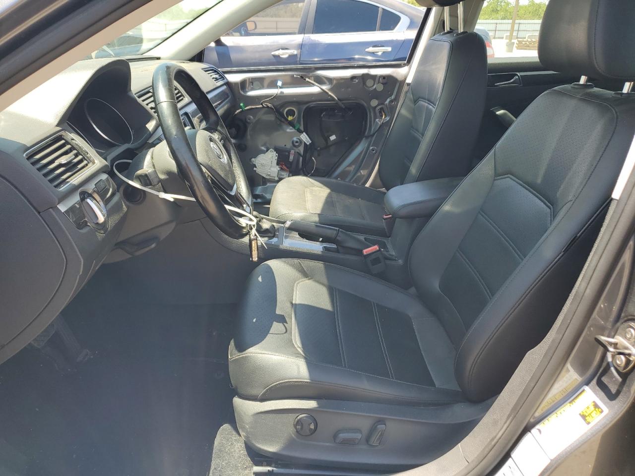 1VWBT7A34HC062848 2017 Volkswagen Passat Se