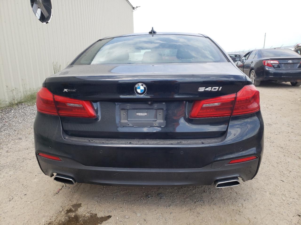 WBAJE7C53JWD49965 2018 BMW 540 Xi