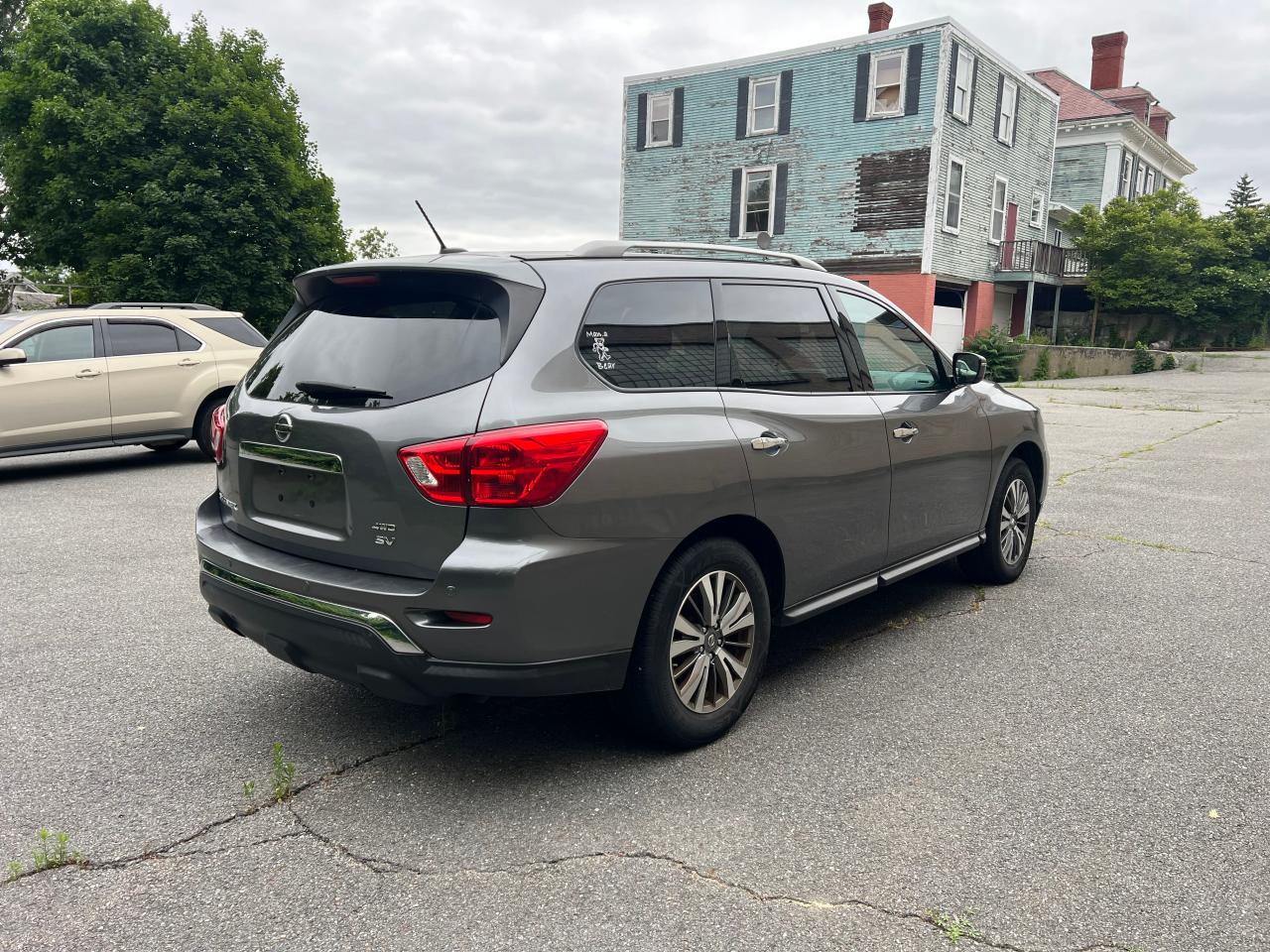 2017 Nissan Pathfinder S vin: 5N1DR2MM7HC627588