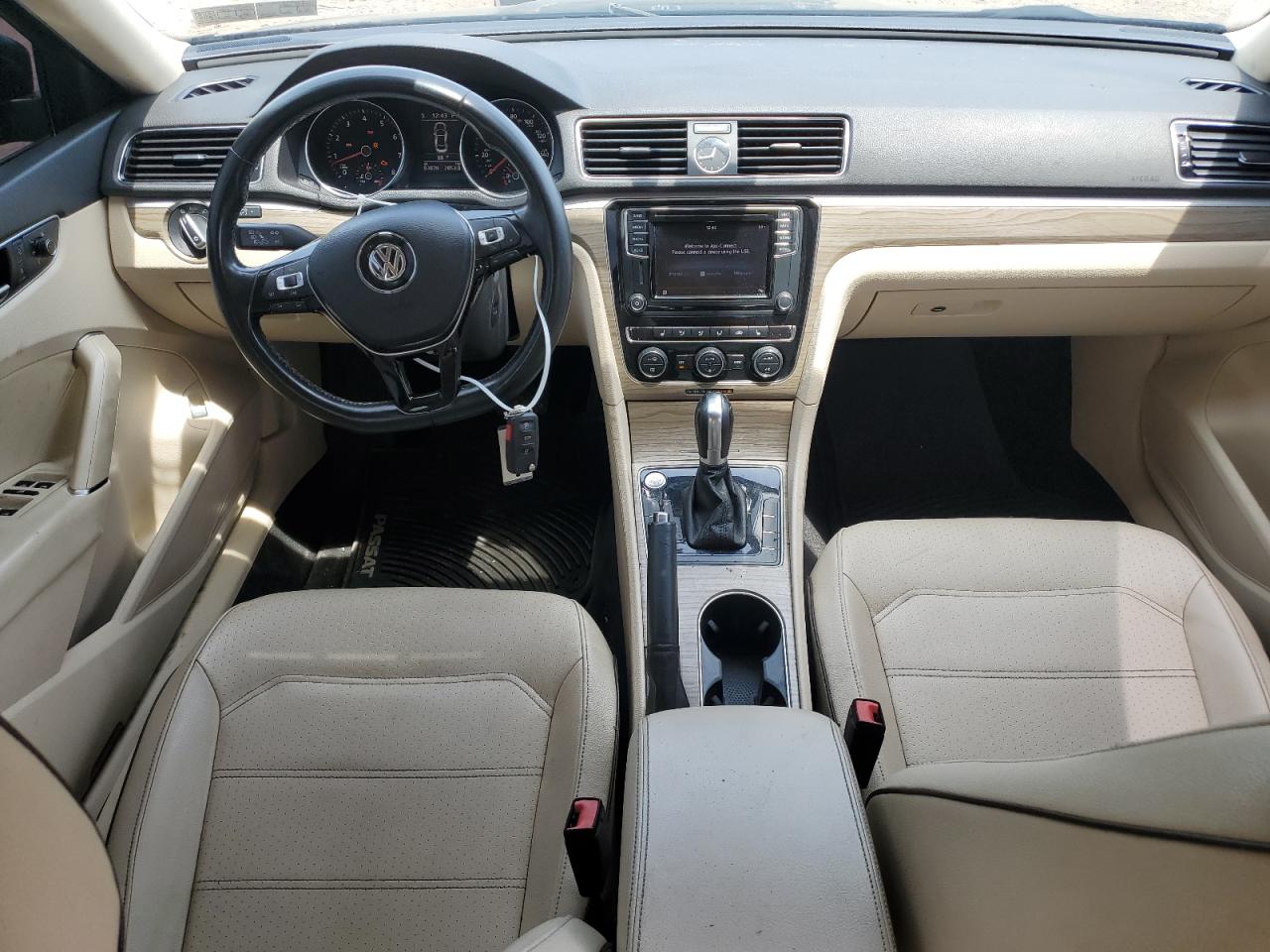 1VWBT7A32HC055509 2017 Volkswagen Passat Se