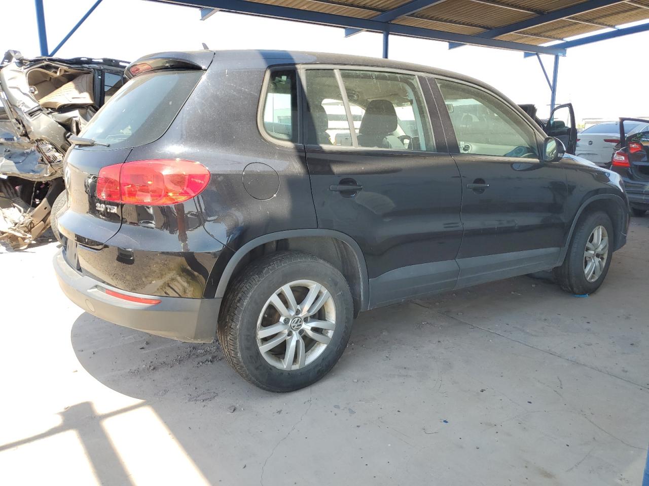 2013 Volkswagen Tiguan S vin: WVGAV3AX5DW625673