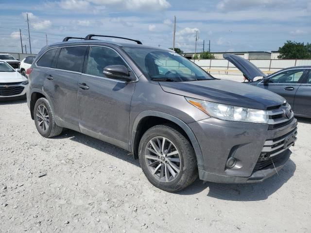 VIN 5TDKZRFH1KS554714 2019 Toyota Highlander, SE no.4