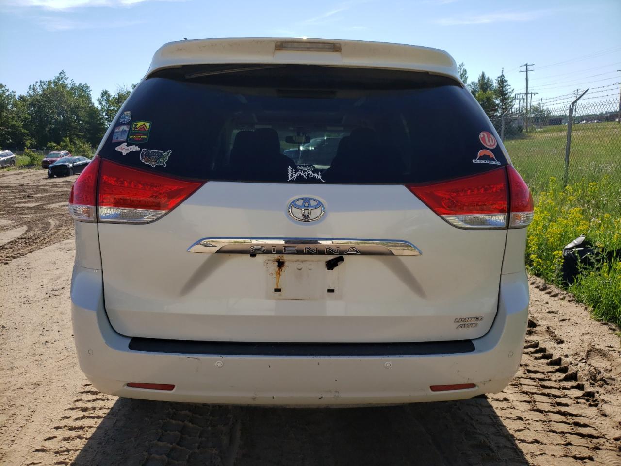 5TDDK3DC5CS035930 2012 Toyota Sienna Xle