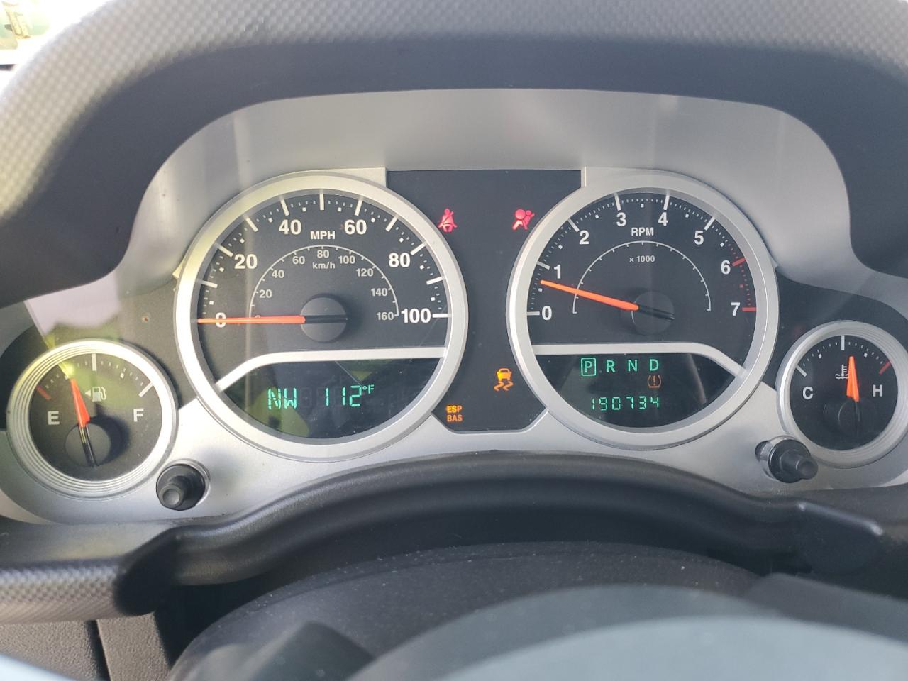 1J8GA59158L512490 2008 Jeep Wrangler Unlimited Sahara