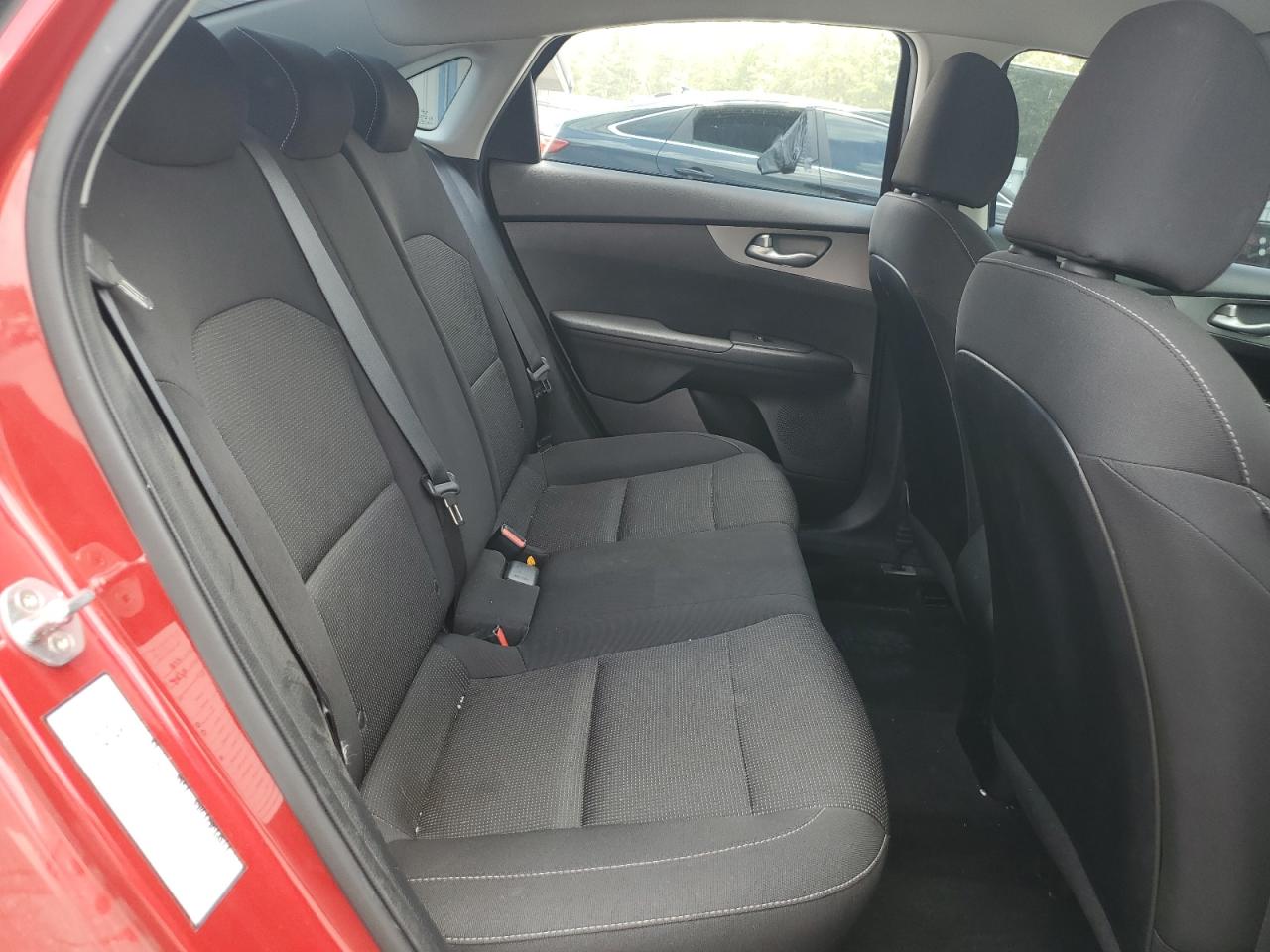 3KPF24AD7KE031768 2019 Kia Forte Fe