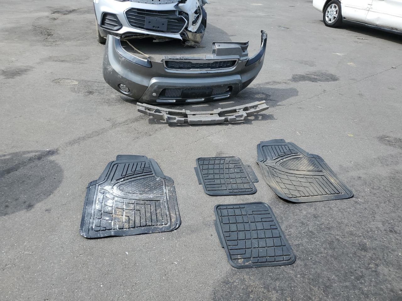 KNDJT2A24B7226057 2011 Kia Soul +