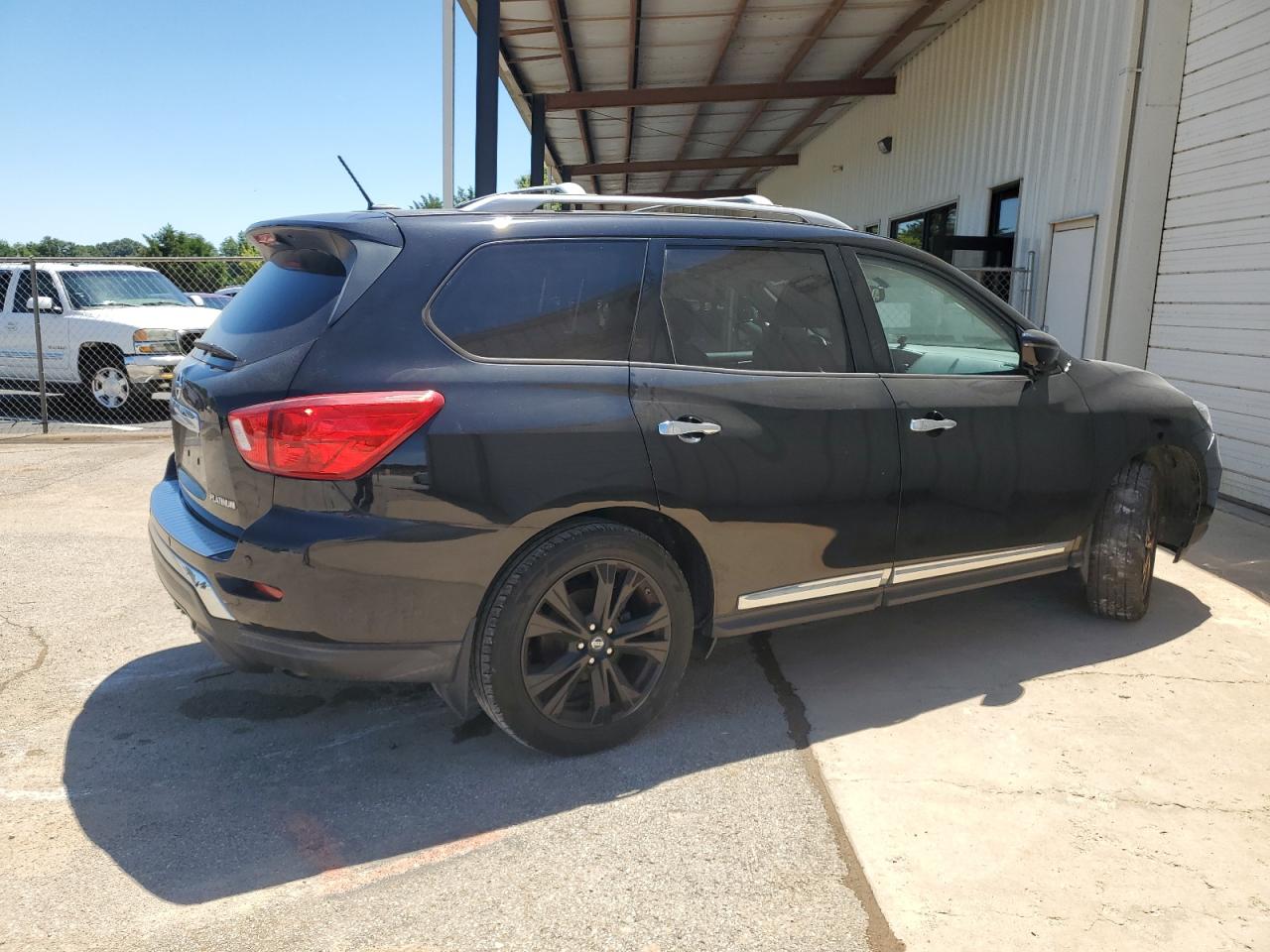 2017 Nissan Pathfinder S vin: 5N1DR2MN2HC680417