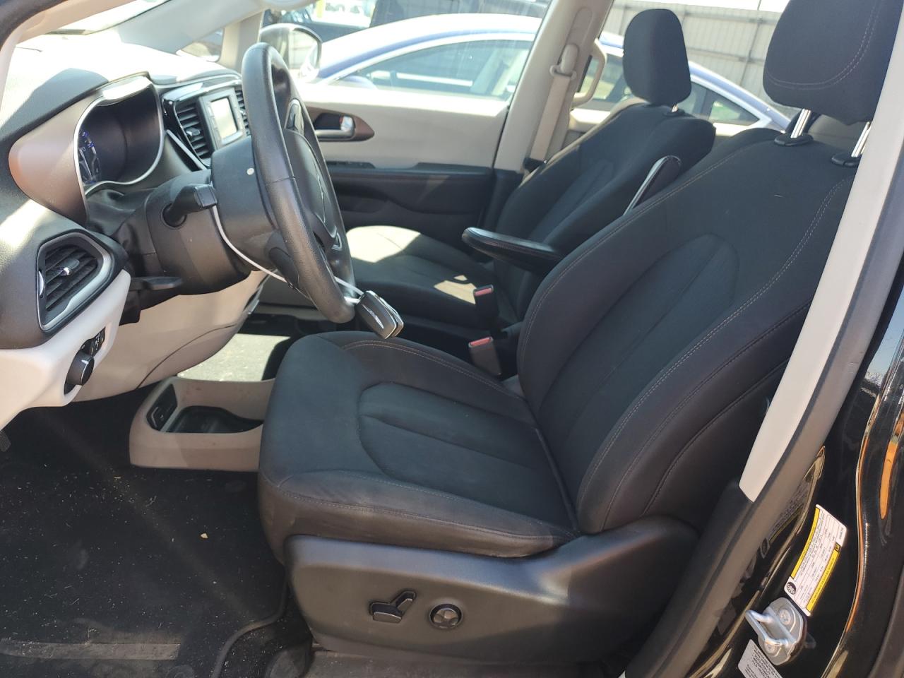 2C4RC1CGXHR598726 2017 Chrysler Pacifica Lx