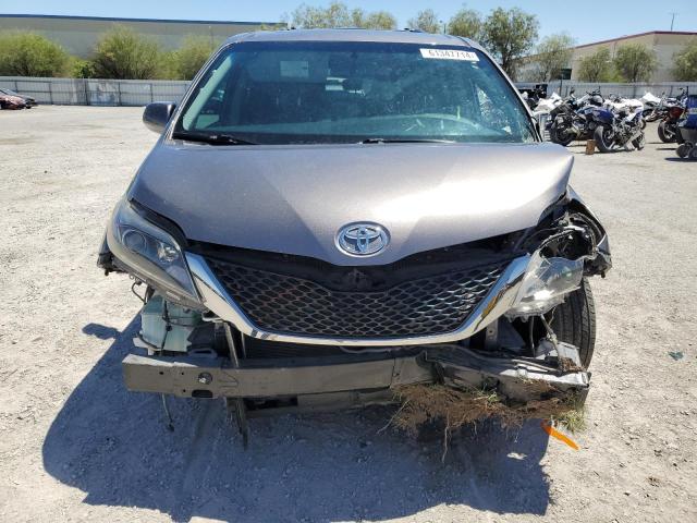 2017 TOYOTA SIENNA SE 5TDXZ3DC4HS891073