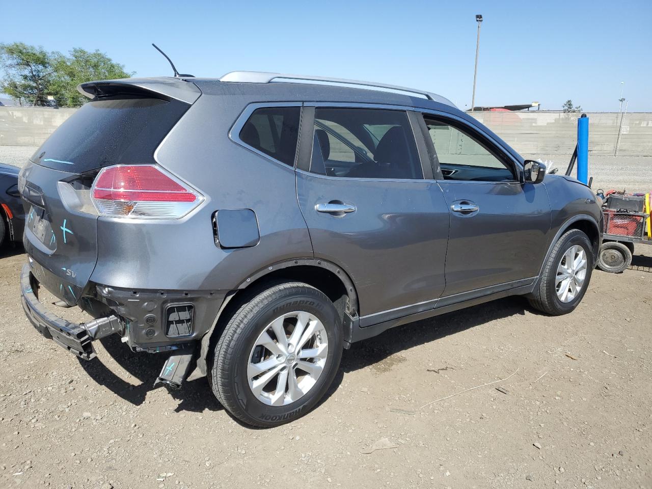 2016 Nissan Rogue S vin: KNMAT2MT3GP628972