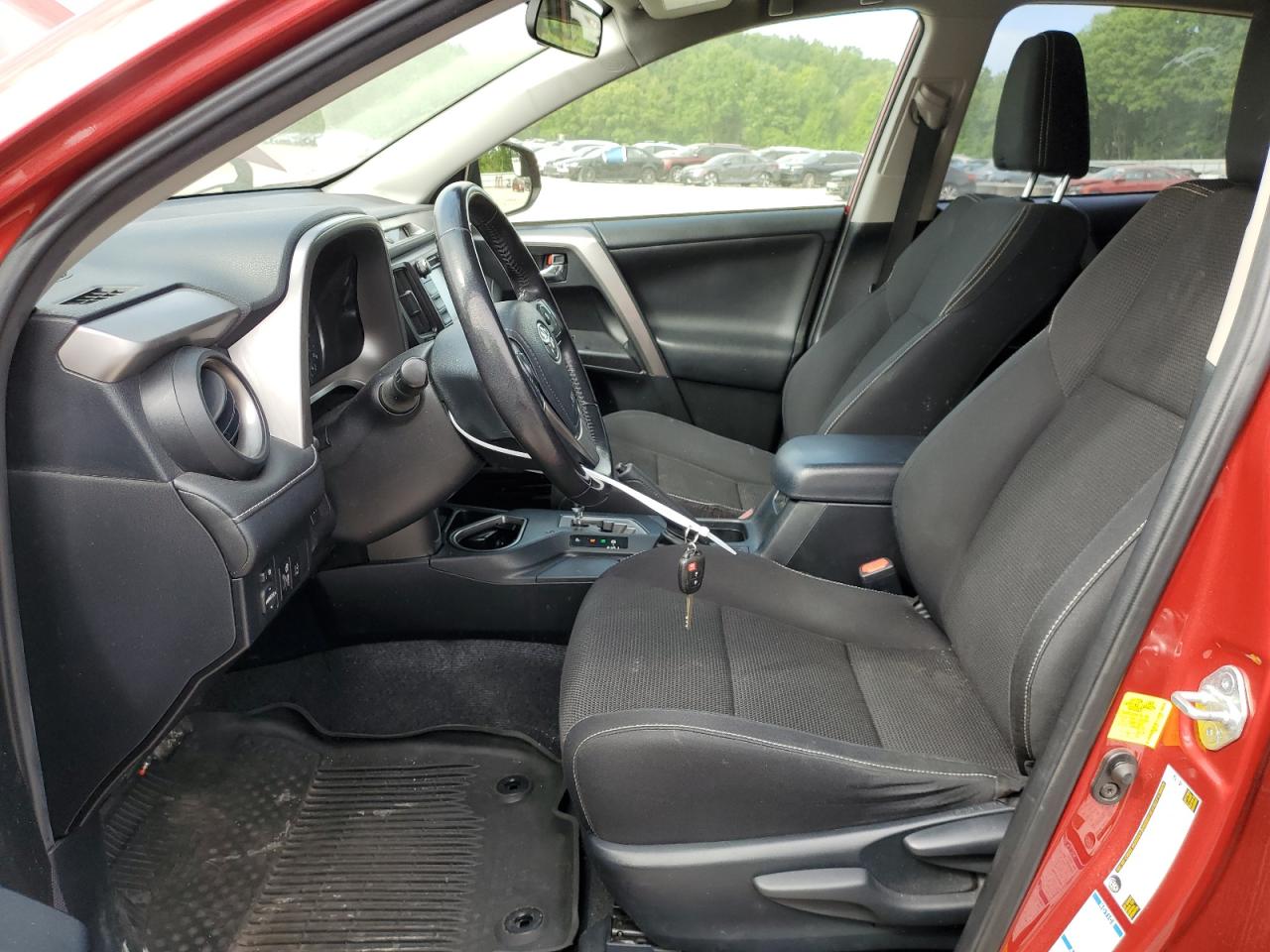 JTMRFREV7HJ111861 2017 Toyota Rav4 Xle