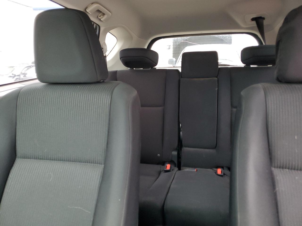 JTMZFREV4HJ114653 2017 Toyota Rav4 Le