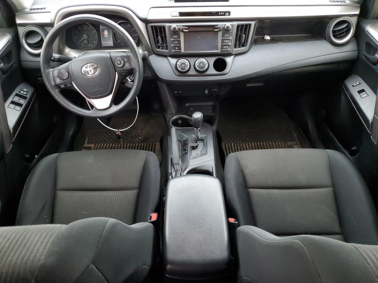 JTMZFREV6HJ720083 2017 Toyota Rav4 Le