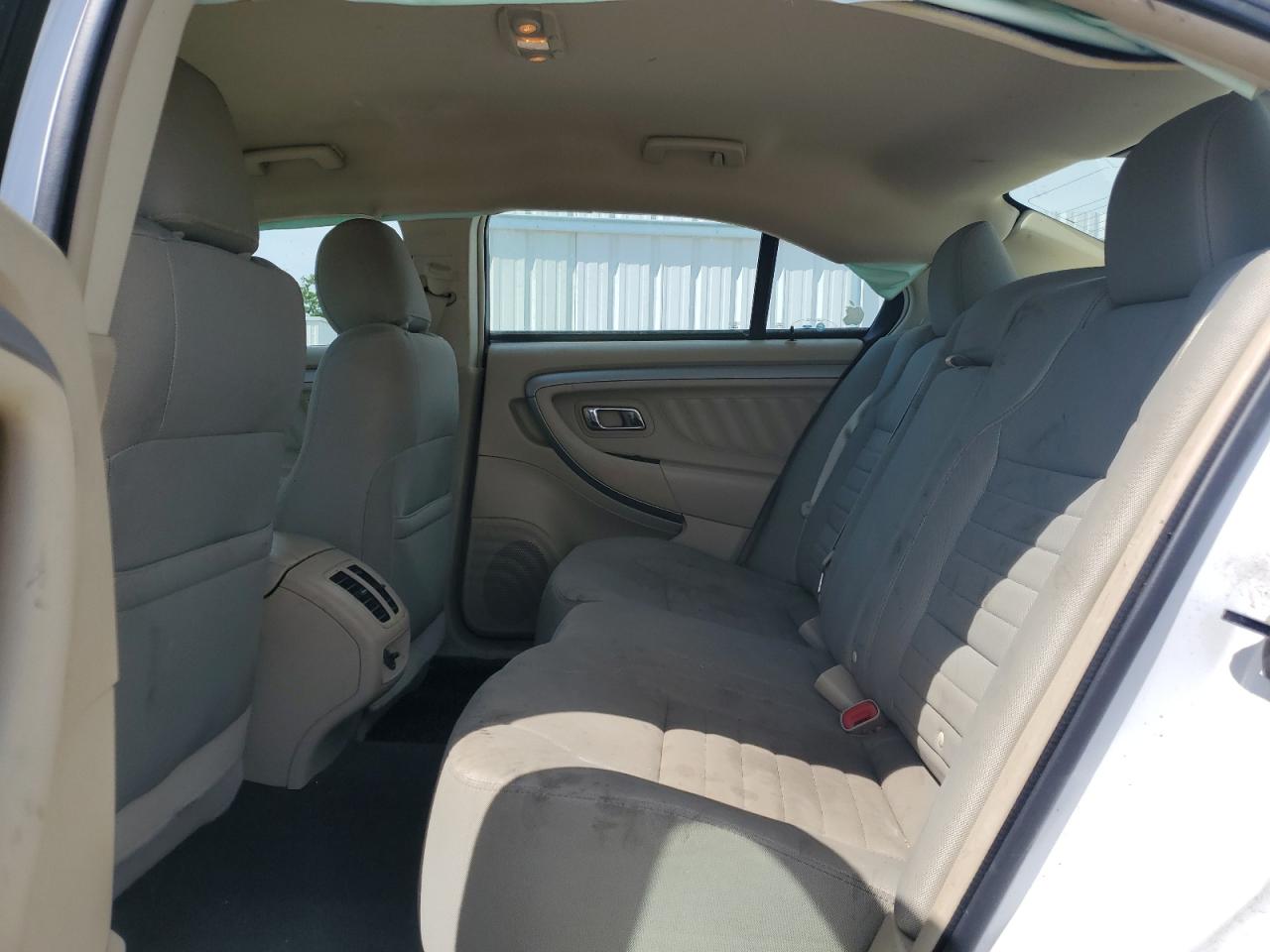 1FAHP2D84HG119799 2017 Ford Taurus Se