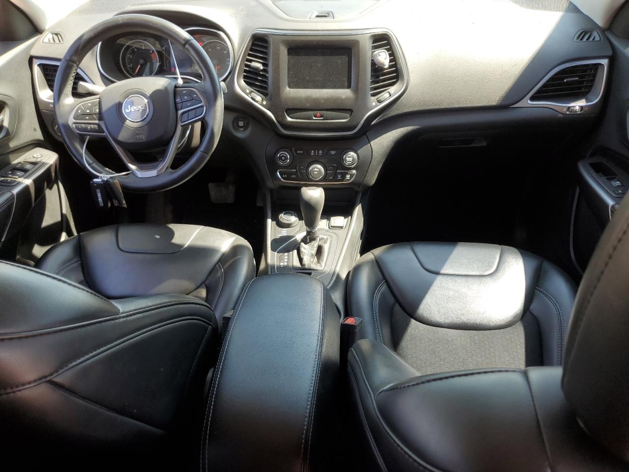 1C4PJMLB5KD181592 2019 Jeep Cherokee Latitude Plus