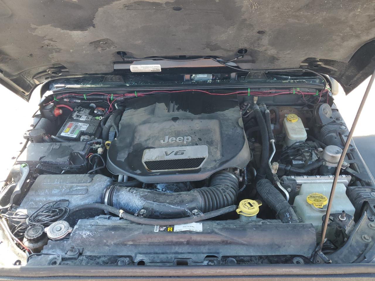 1C4BJWEG5FL668981 2015 Jeep Wrangler Unlimited Sahara