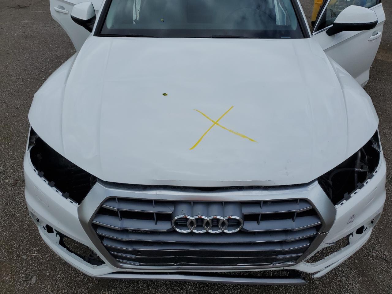 WA1ANAFY7K2051876 2019 Audi Q5 Premium