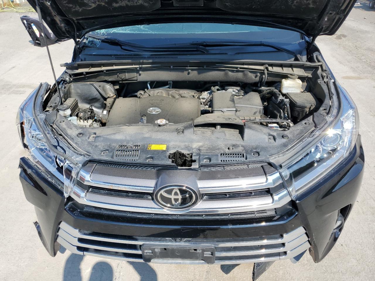5TDDZRFH1JS890810 2018 Toyota Highlander Limited