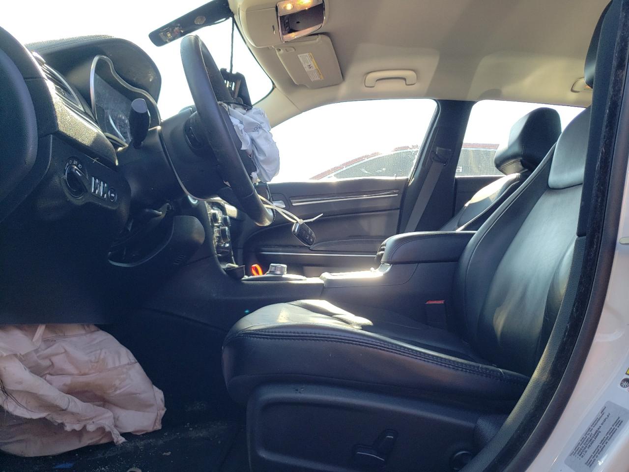 2C3CCAAG0GH135804 2016 Chrysler 300 Limited