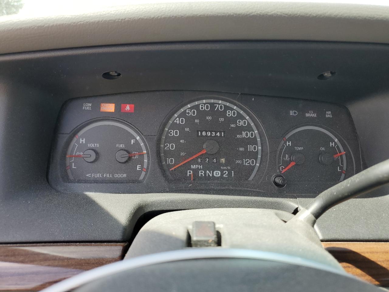 2FAFP74W53X211896 2003 Ford Crown Victoria Lx