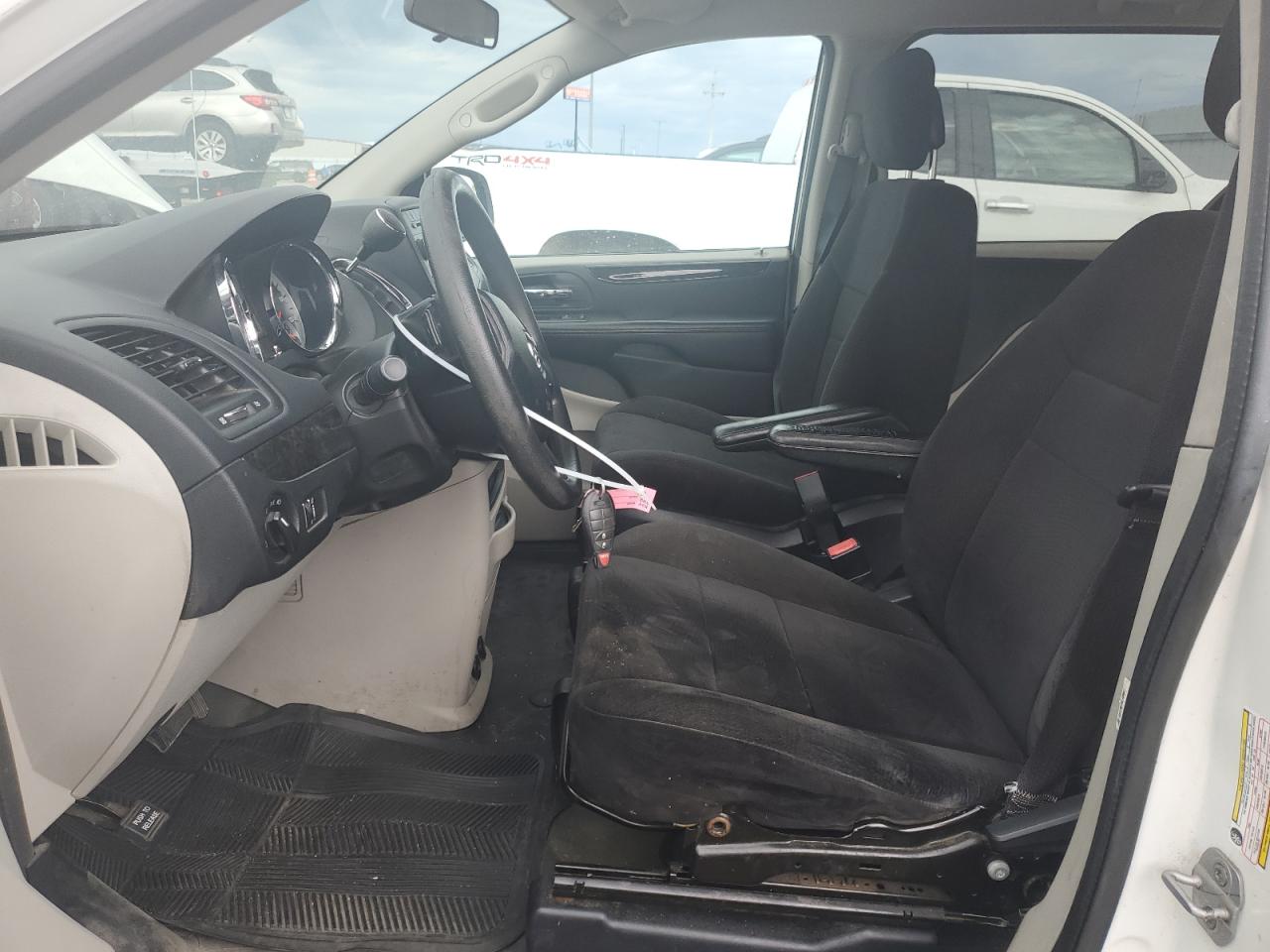 2C4RDGAG6CR180174 2012 Dodge Ram Van