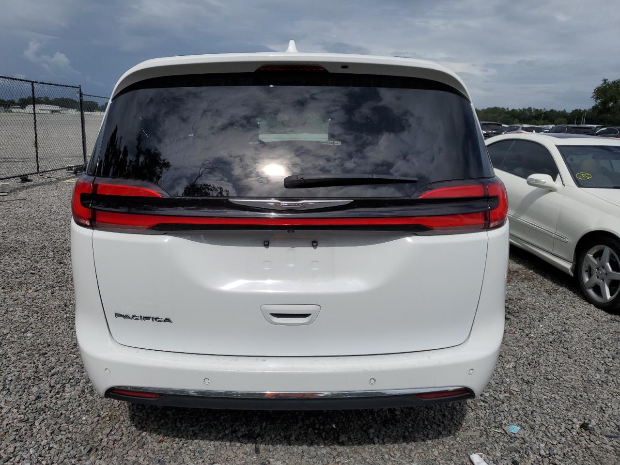 2021 Chrysler Pacifica Touring L vin: 2C4RC1BG1MR597685