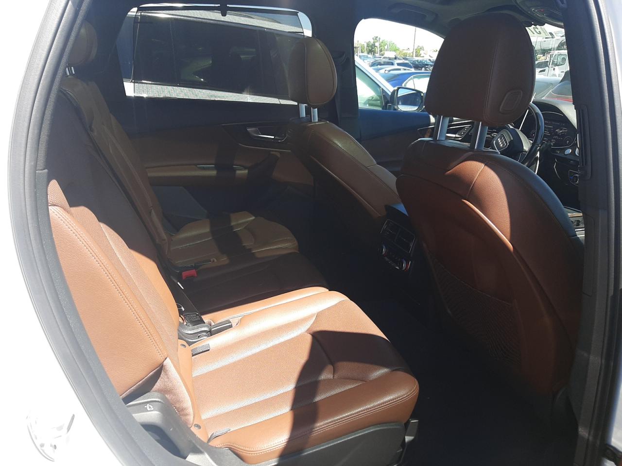 WA1LAAF74HD028922 2017 Audi Q7 Premium Plus