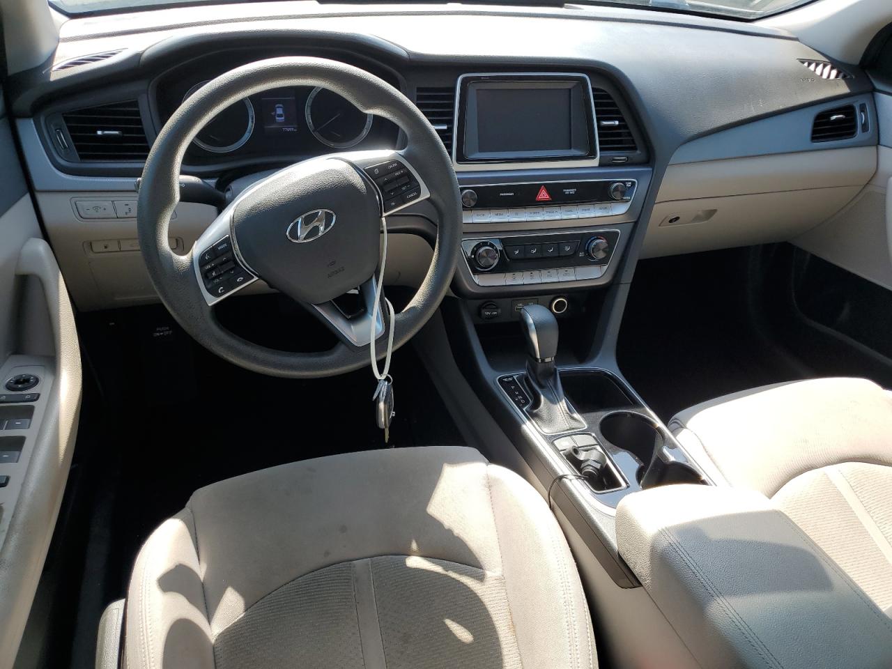 5NPE24AF6KH819322 2019 Hyundai Sonata Se