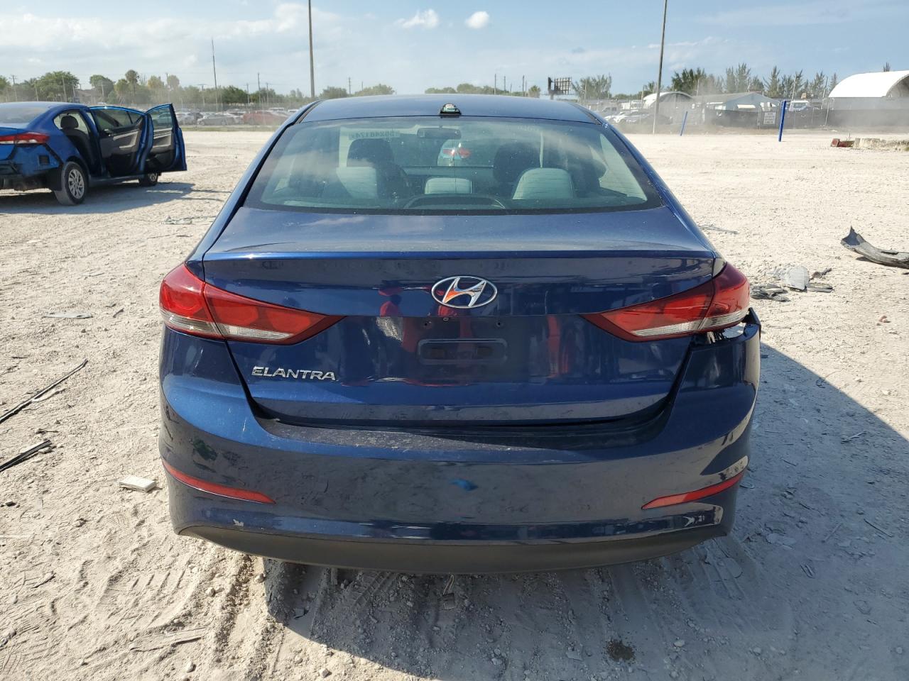 2017 Hyundai Elantra Se vin: 5NPD84LF3HH058376