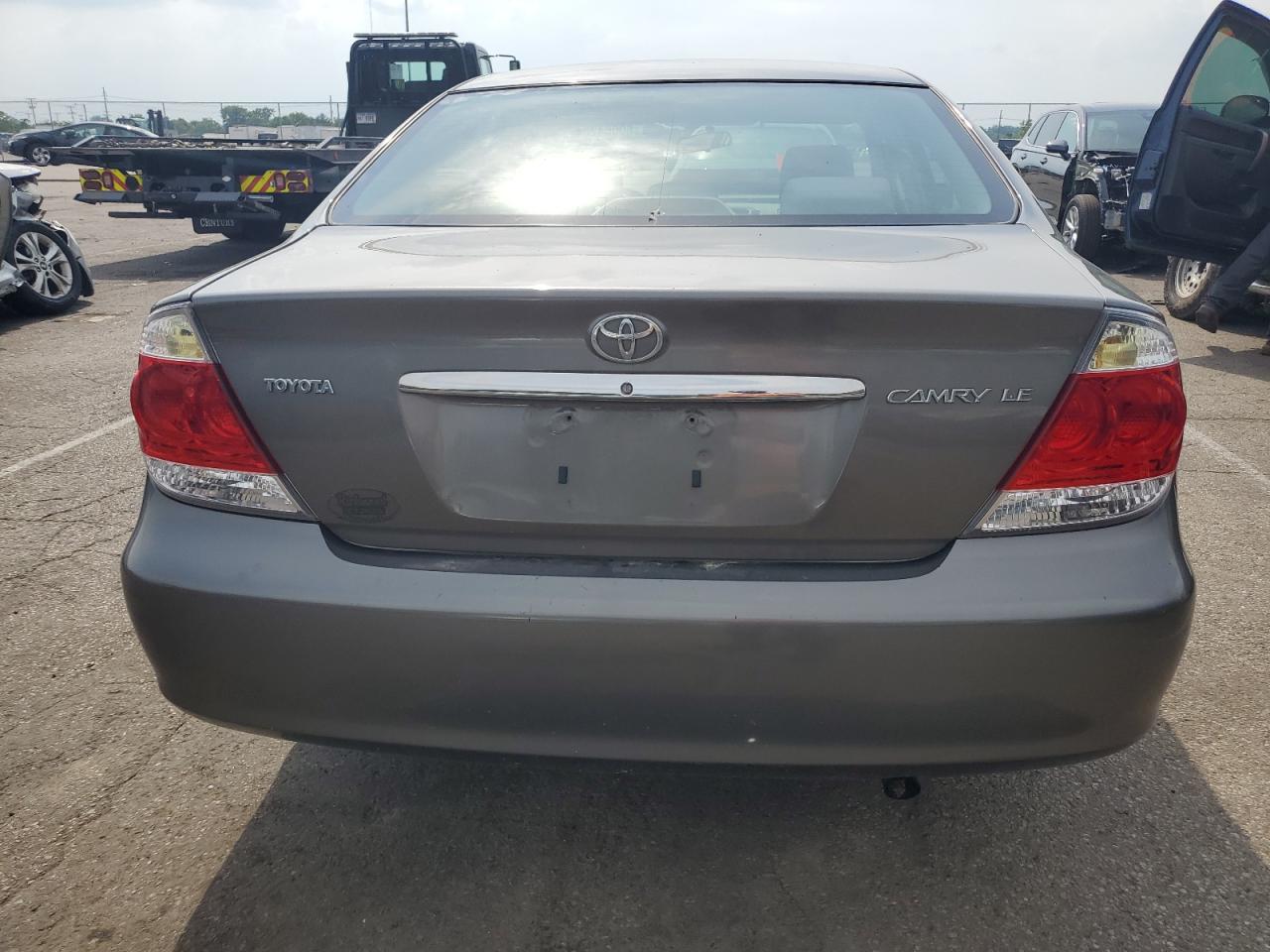 4T1BE32K05U622863 2005 Toyota Camry Le