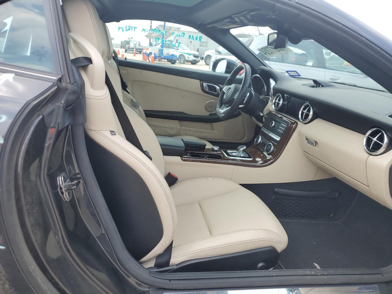 W1KPK3JA1LF171638 2020 Mercedes-Benz Slc 300