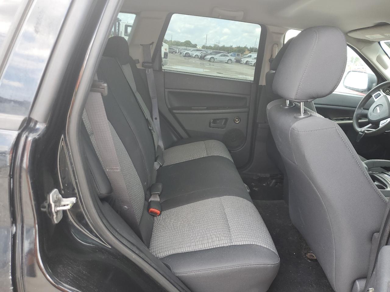 1J8GS48K38C140018 2008 Jeep Grand Cherokee Laredo