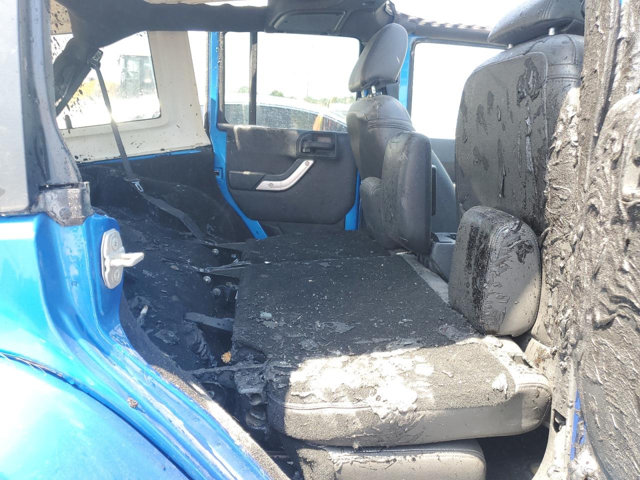 1C4BJWEG6FL514750 2015 Jeep Wrangler Unlimited Sahara