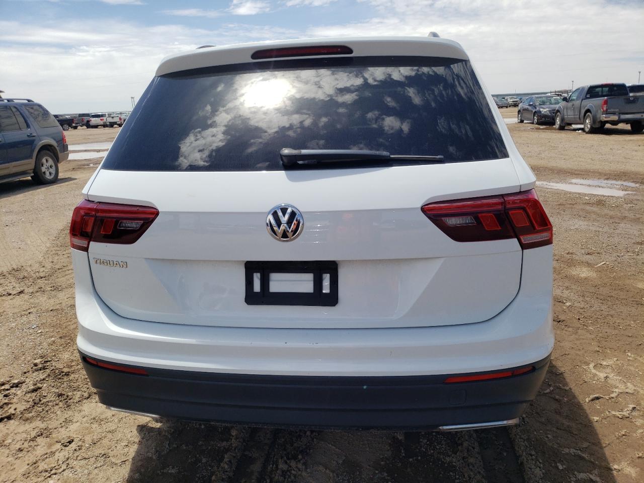 3VV1B7AX7KM188679 2019 Volkswagen Tiguan S