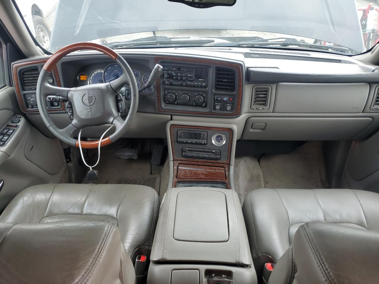 1GYEK63N42R110214 2002 Cadillac Escalade Luxury