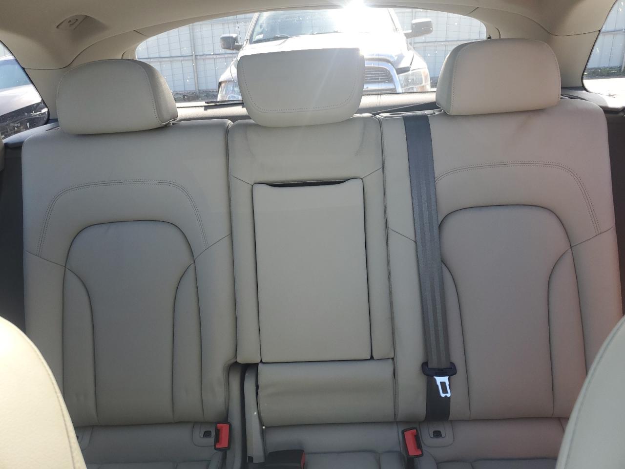 WA1DKAFP2BA019839 2011 Audi Q5 Premium Plus