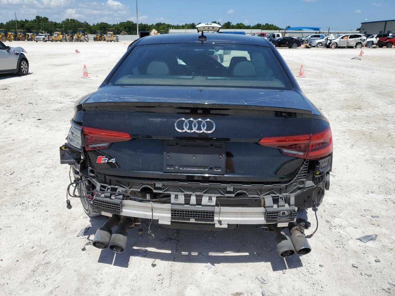 WAUB4AF42JA001589 2018 Audi S4 Premium Plus