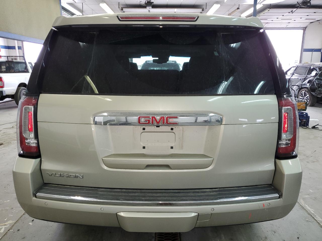 1GKS2CKJ0HR366126 2017 GMC Yukon Denali