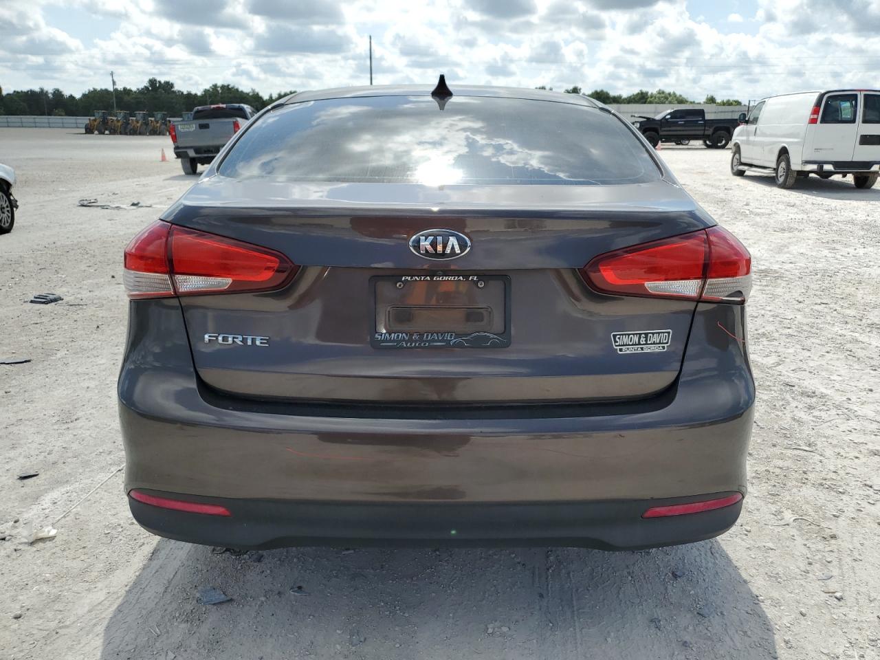3KPFL4A70HE145482 2017 Kia Forte Lx