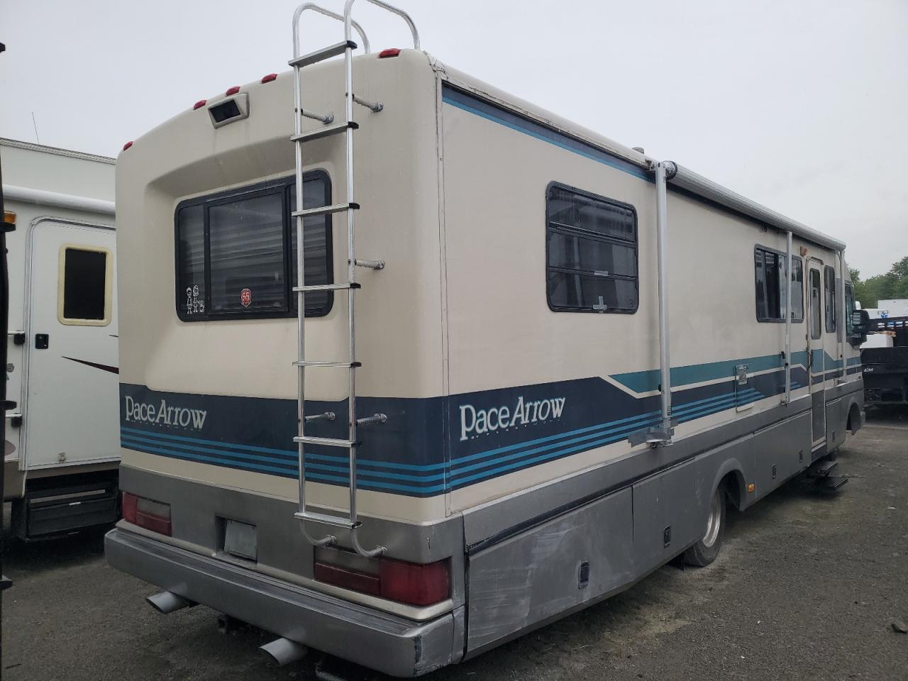 Lot #2955371471 1992 FLEETWOOD PACE ARROW