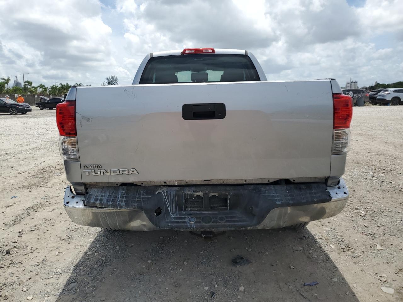 2013 Toyota Tundra Double Cab Sr5 vin: 5TFRU5F17DX028948