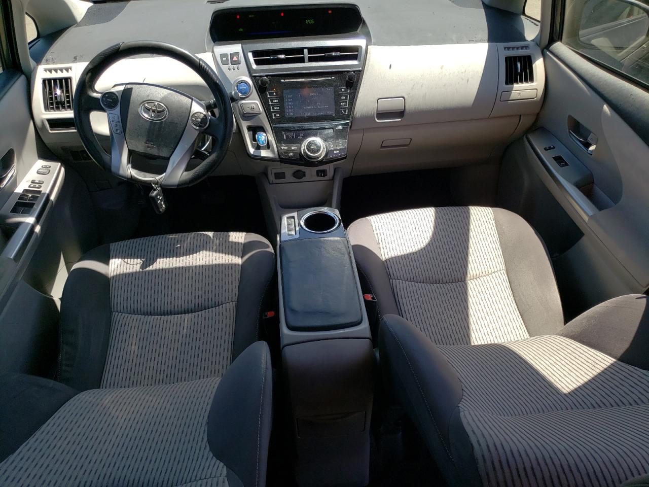 JTDZN3EU0GJ048091 2016 Toyota Prius V