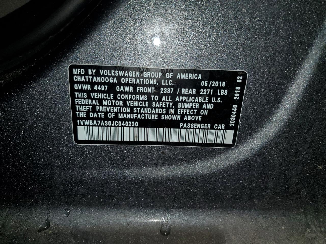 1VWBA7A30JC040230 2018 Volkswagen Passat Se