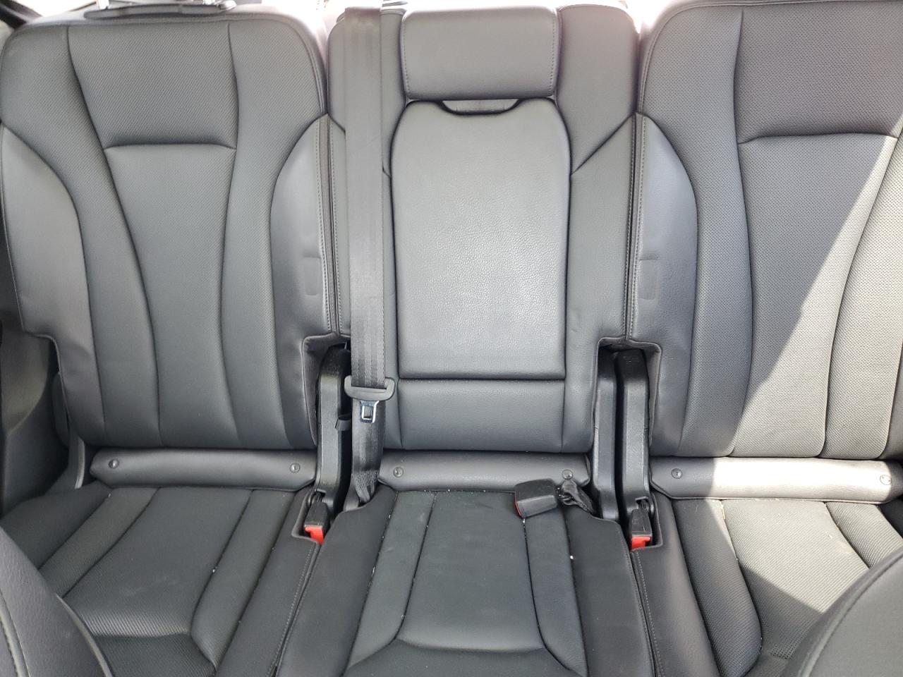 WA1LHAF75KD027412 2019 Audi Q7 Premium Plus