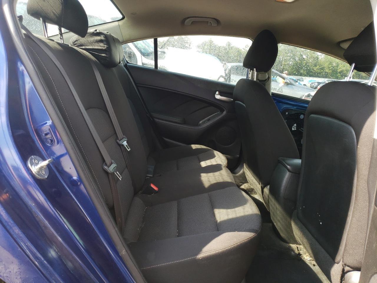 3KPFK4A75JE193391 2018 Kia Forte Lx